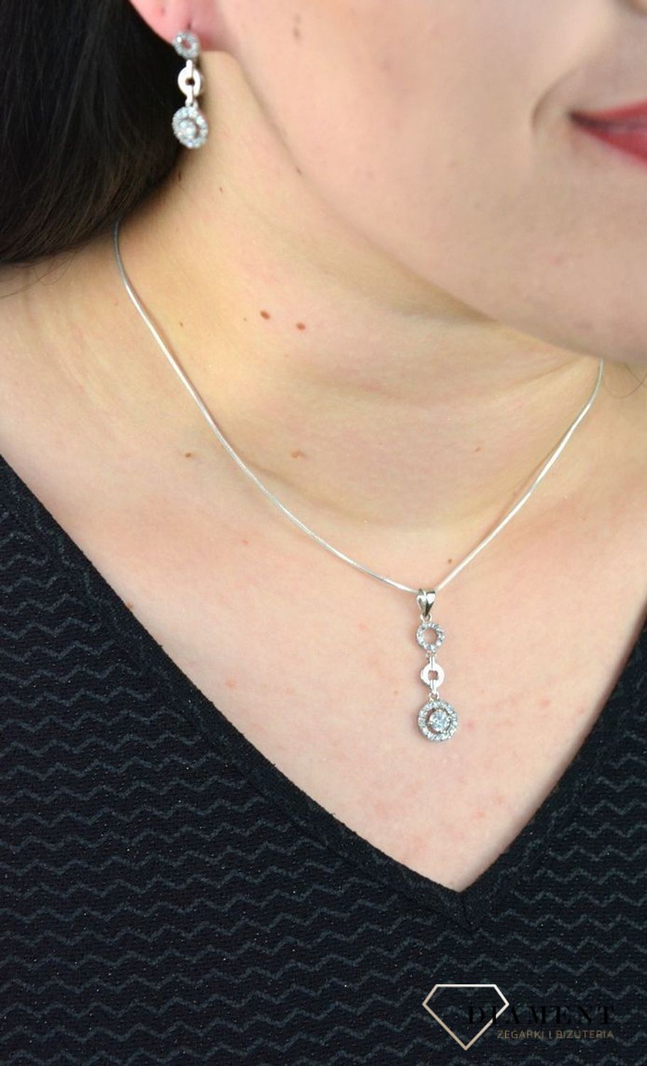 Srebrna zawieszka Apart z trzema kółkami ZAWIESZKA APART 01.jpg